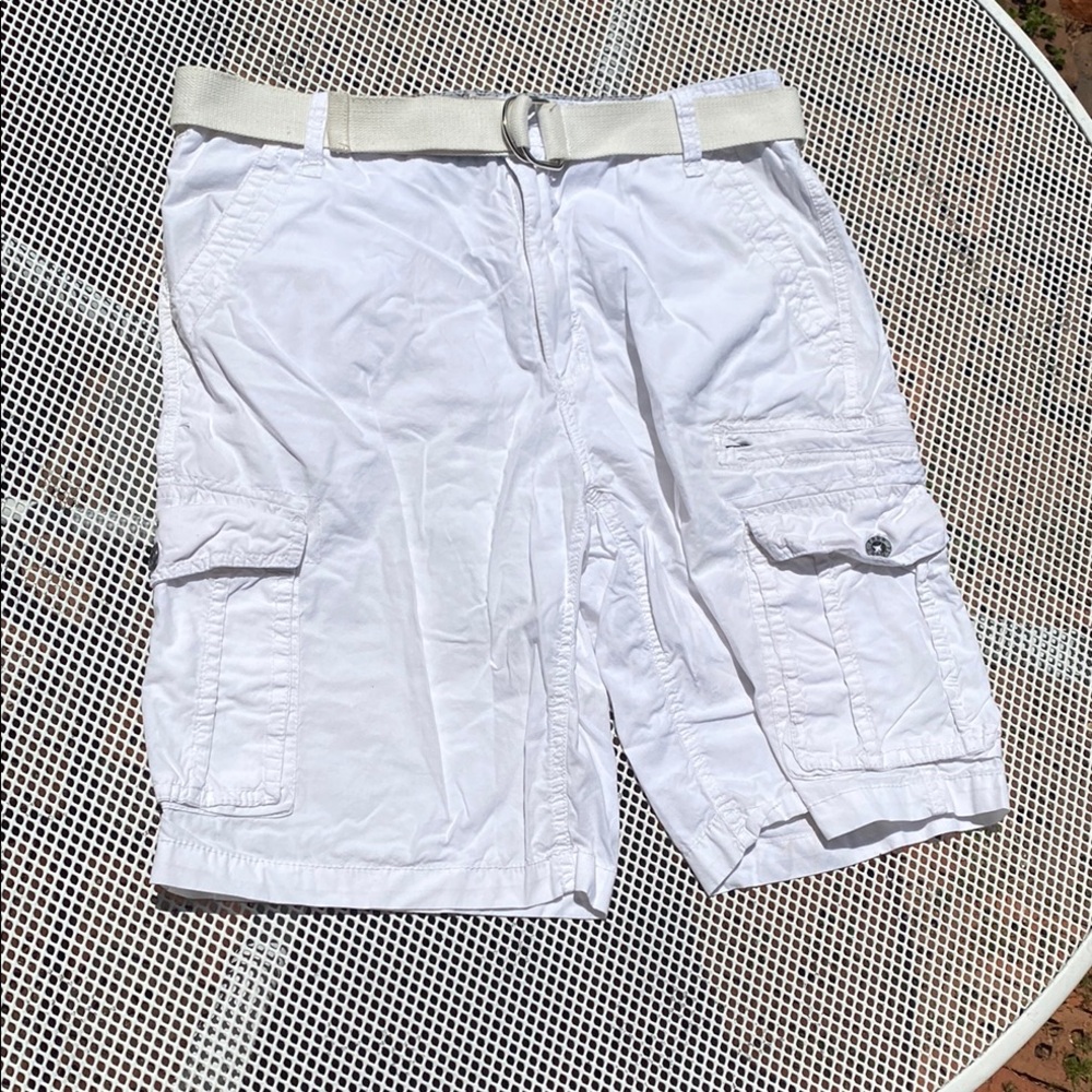 Free Planet Men's White Cargo Shorts with belt